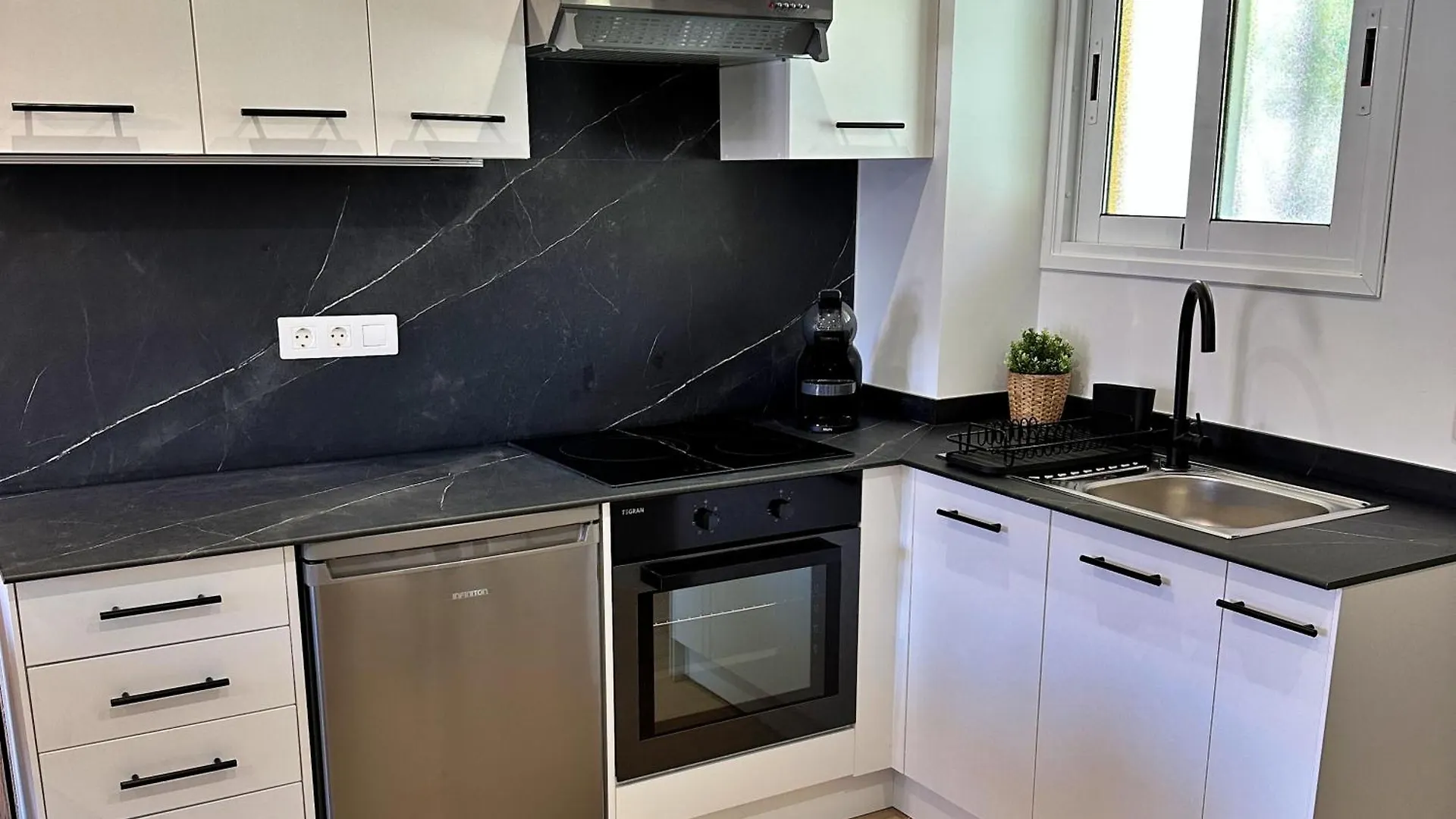 Apartamento Torres Del Sol En Playa Las Vistas - Los Cristianos Arona  Lägenhet